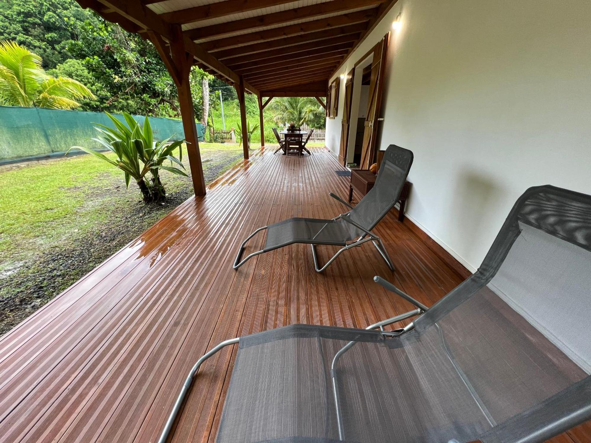 Villa Au Calme Avec Jacuzzi, Villa Le Boursoie Les Abymes Luaran gambar