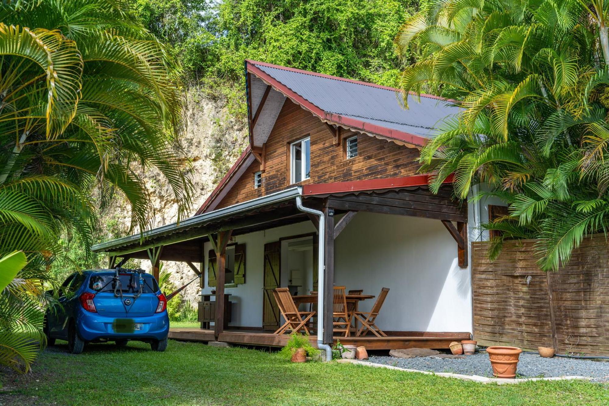 Villa Au Calme Avec Jacuzzi, Villa Le Boursoie Les Abymes Luaran gambar